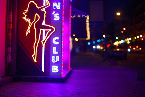 fndkl escort|Find Escorts, Strip Clubs, Sex Shops 